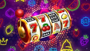 Meja Domino QQ di aplikasi olxtotologin dengan streaming HD menampilkan dealer dan kartu pemain